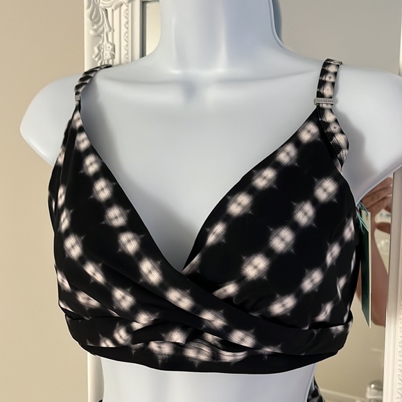 Sea Level Australia swimsuit - Picture 2 of 15